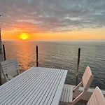 Exclusive Ocean Views アパート ロス・レアレホス