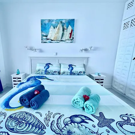 Exclusive Ocean Views アパート *