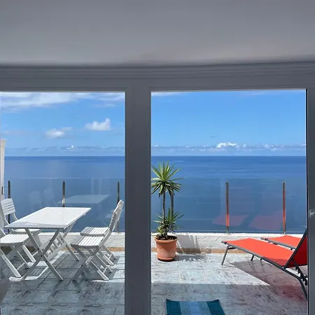 Exclusive Ocean Views Apartment *